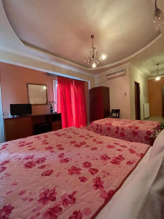 Hotel Melastron Elassona ภายนอก รูปภาพ