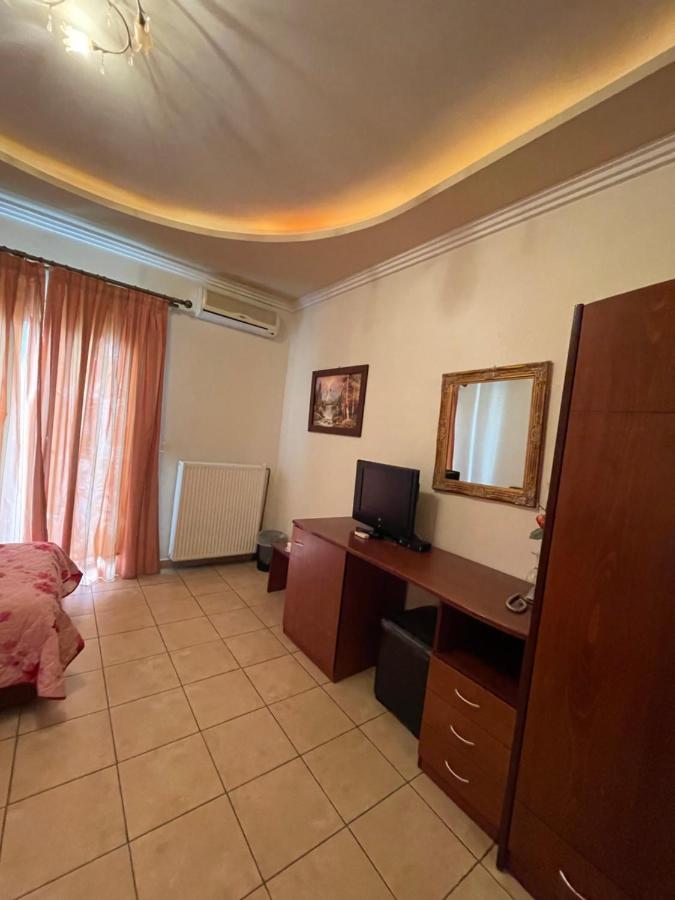 Hotel Melastron Elassona ภายนอก รูปภาพ